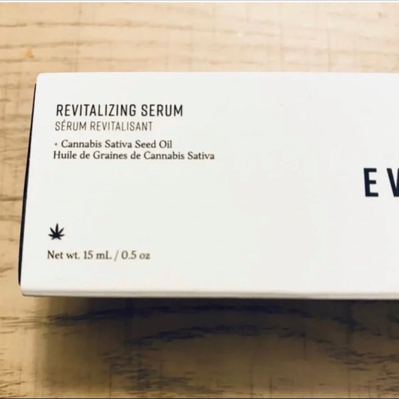 EvioSkin
Revitalizing Serum - Picture 5 of 7